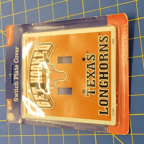 Get Hooked Texas Longhorns Double Switch Plate Cover Metal - Picture 1 of 2